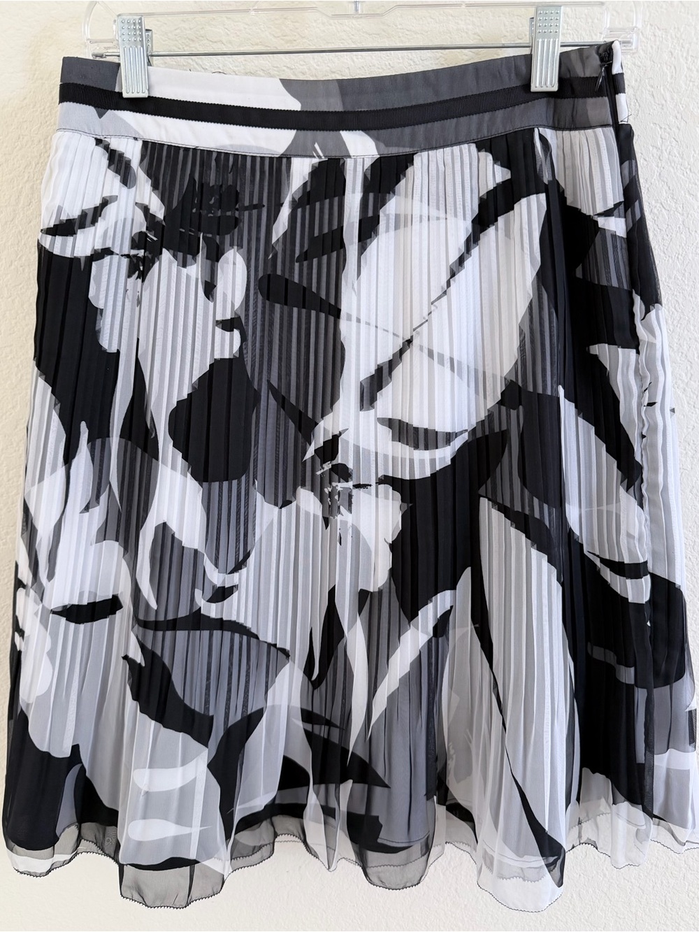 WHBM & ATL Set of 2 Skirts; B&W Pleated Floral + B&W Checkered (Size 2)